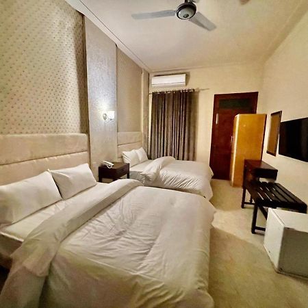 Shelton Hotel Mardan 外观 照片