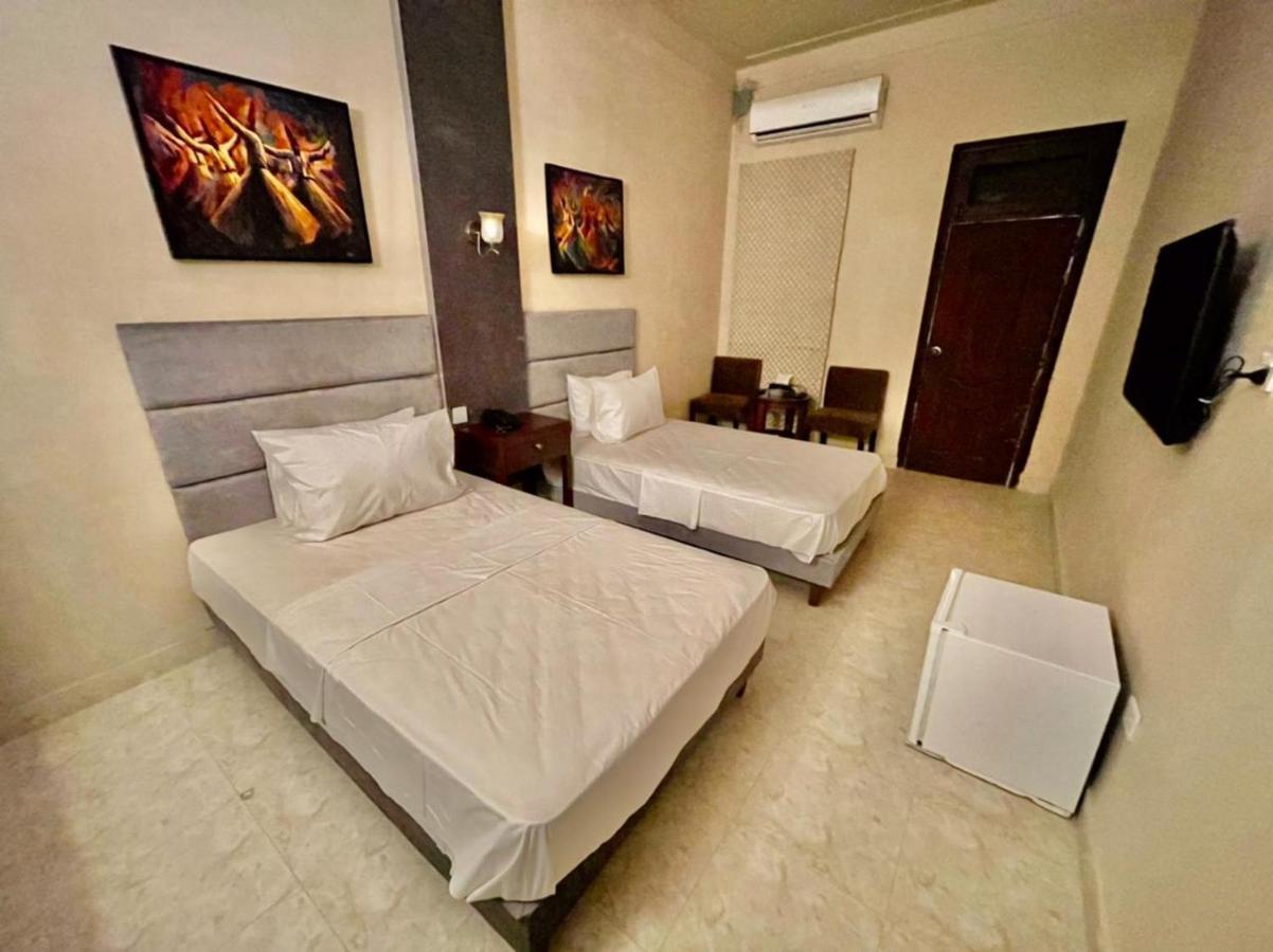 Shelton Hotel Mardan 外观 照片