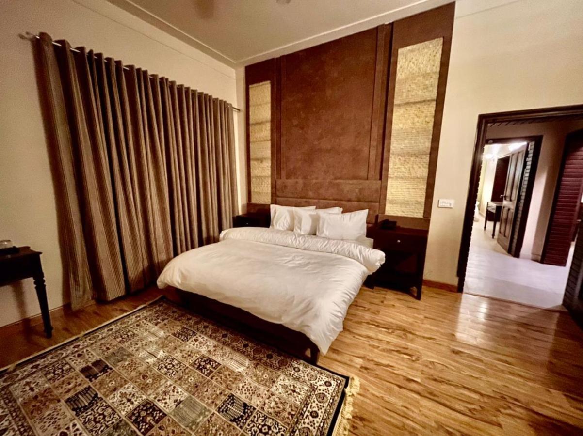 Shelton Hotel Mardan 外观 照片