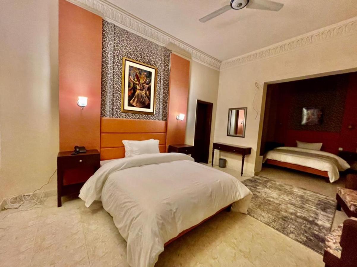 Shelton Hotel Mardan 外观 照片